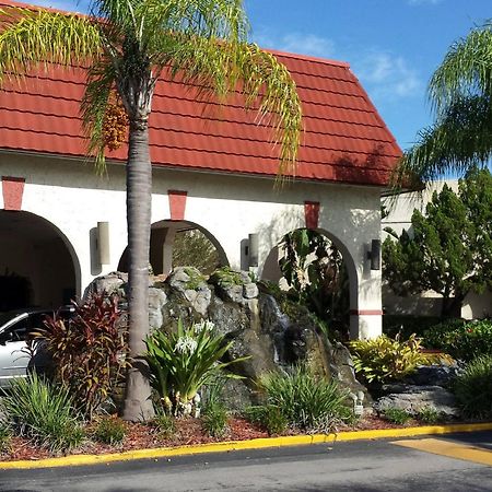 Maingate Lakeside Resort Four Corners Екстериор снимка