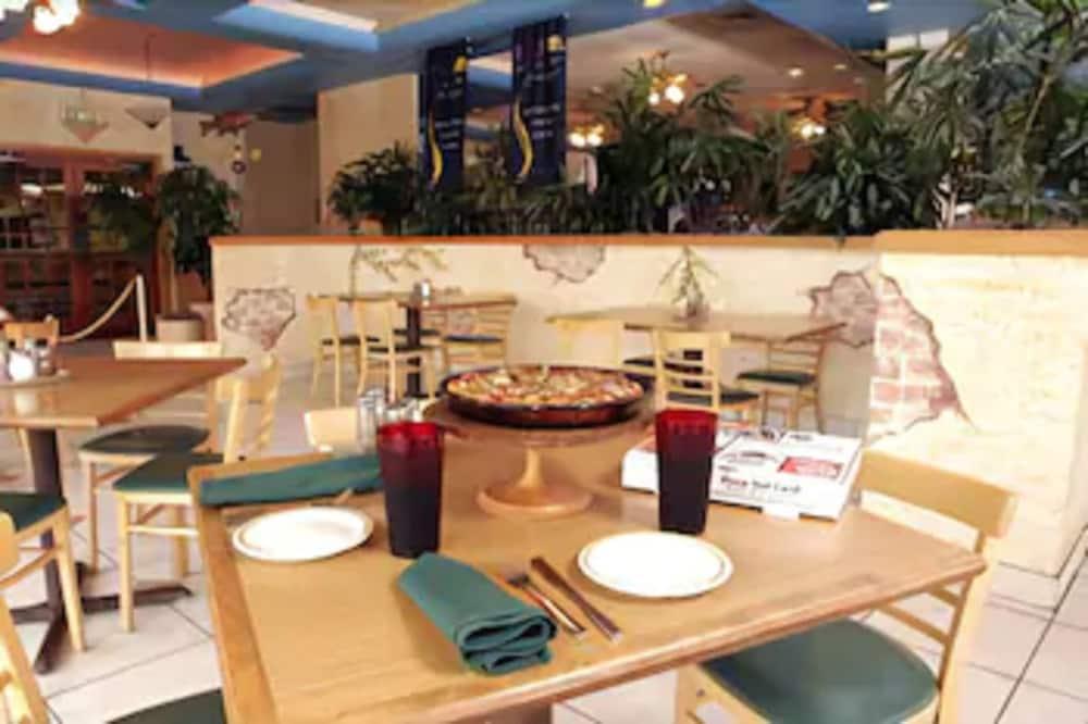 Maingate Lakeside Resort Four Corners Екстериор снимка